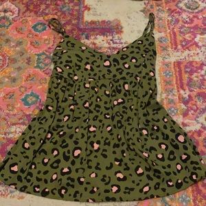 ee:some cheetah top! Size M